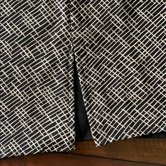 Black & cream geometric pattern pencil skirt - Picture 5 of 8